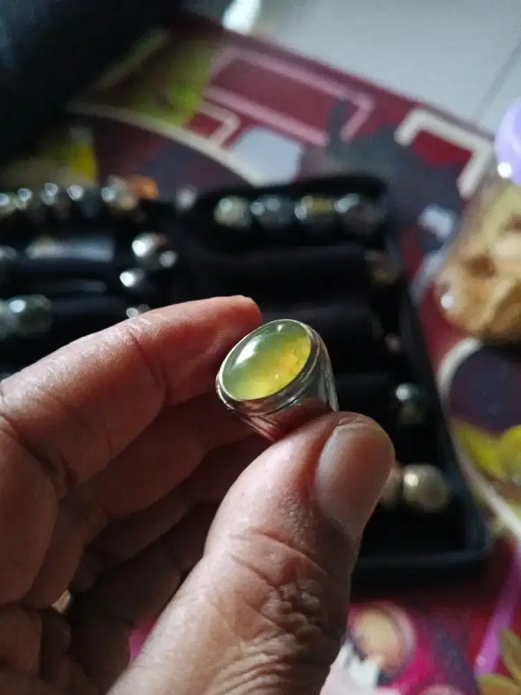 Sunge Dareh dim 16X12X8 ring titanium size 8