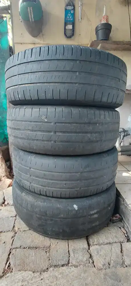 Ban dunlop R1 205/60 2025 & Shockbreaker ex Suzuki xl7 ( Borongin )