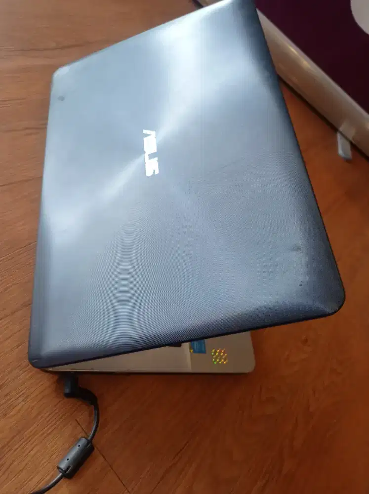 Cuman minus batre aja asus a455L i3 gen 4 ram 4 hdd 500.1,8 aja nego