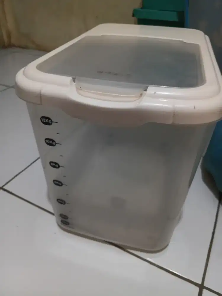 Tempat beras 12kg