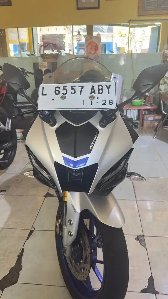 R15 V4 CONNECTED TH 2023