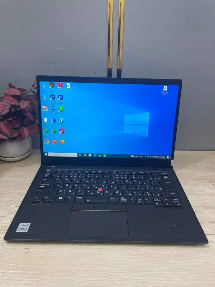 LENOVO THINKPAD X1 CARBON i5 GEN10 8/256 LAYAR 14 INCH *ET