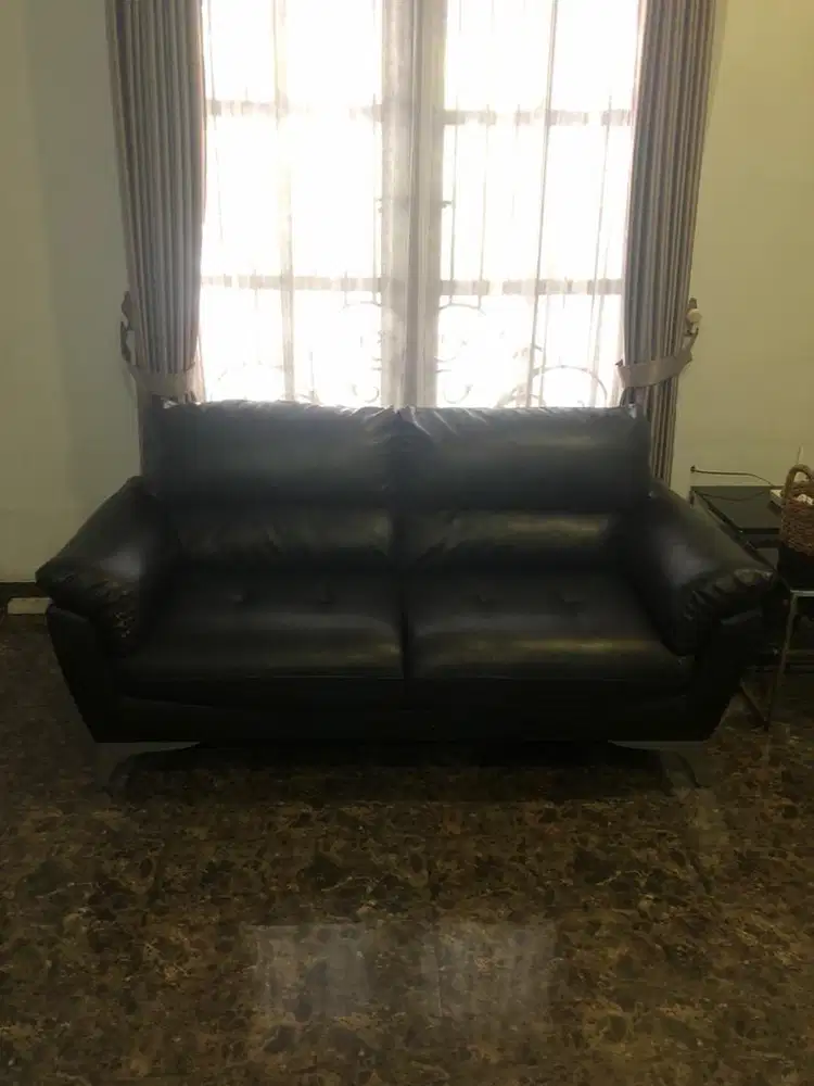 Sofa Kulit Ruang Tamu