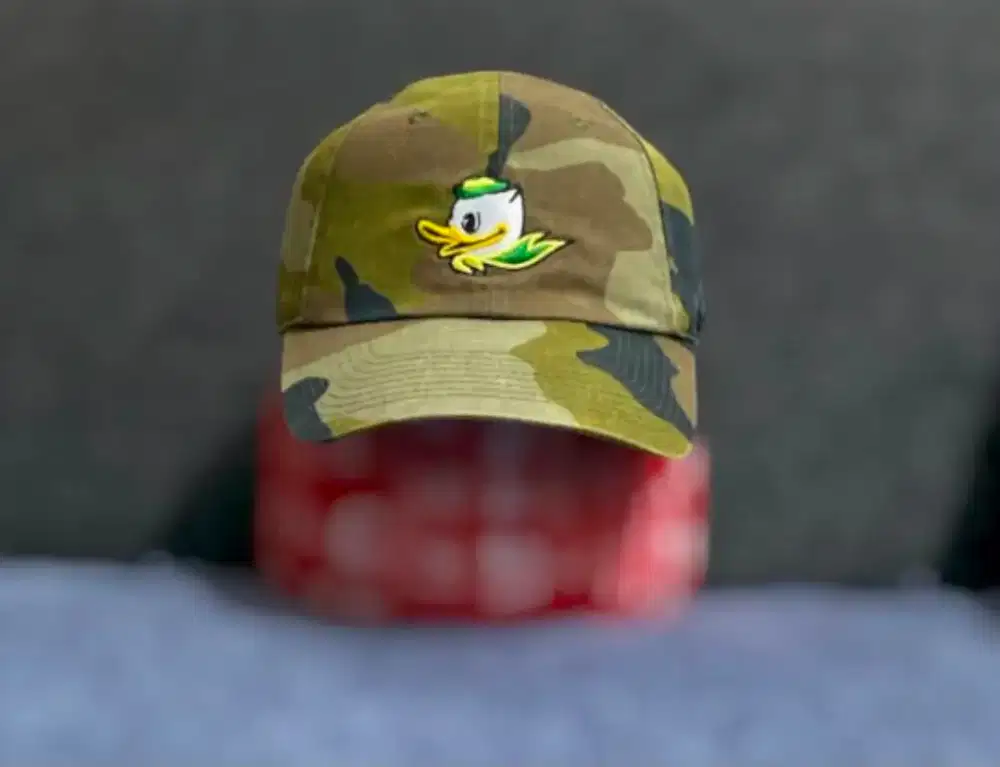 Topi Nike Heritage86 NCAA Oregon Ducks Fighting Ducks Camo Original