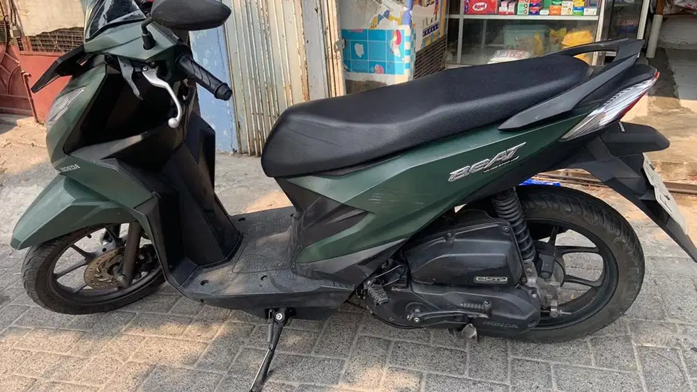 Motor Beat CBS ISS Deluxe Bekas Hijau Army