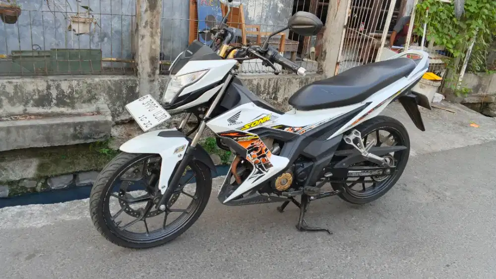 Honda Sonic 150R