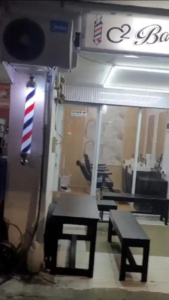 Di butuhkan karyawan Pria untuk Barbershop