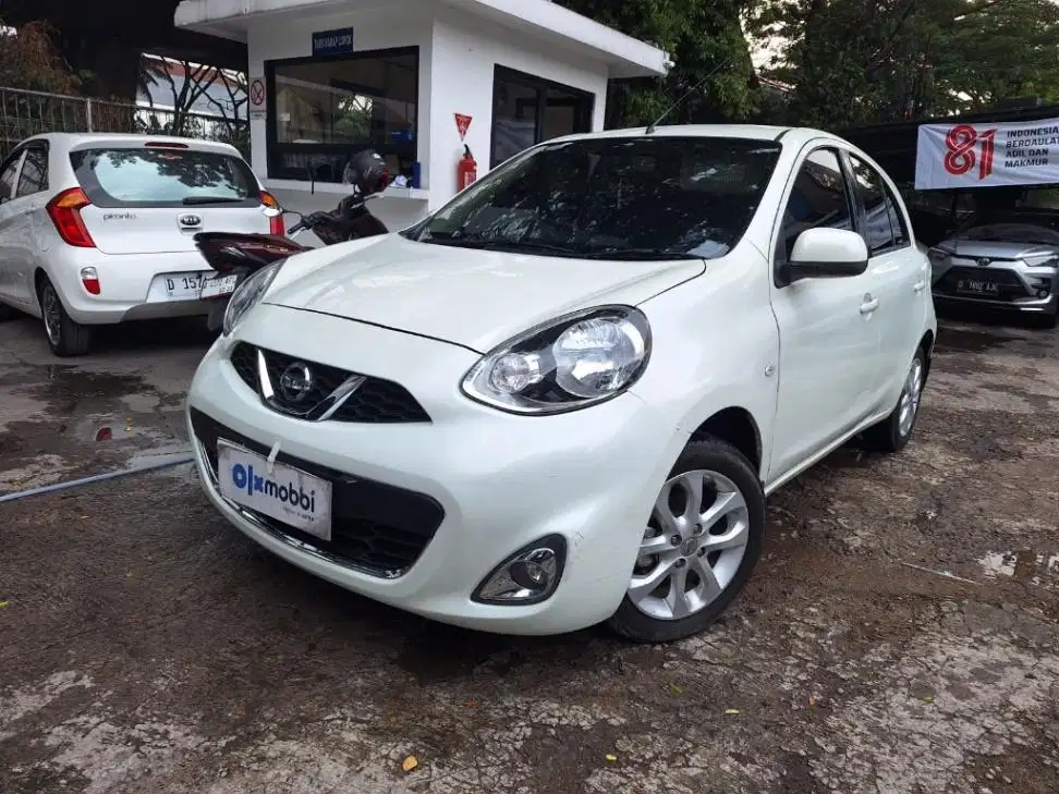 LOW DP Nissan March 1.2 XS Bensin-AT 2015 7DW
