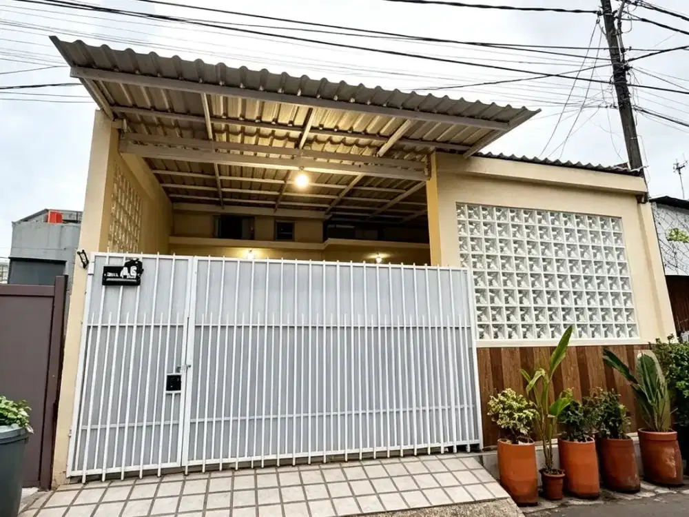 RUMAH BARU CAKEP BANGET 2 LANTAI SIAP HUNI DI  PENGGILINGAN