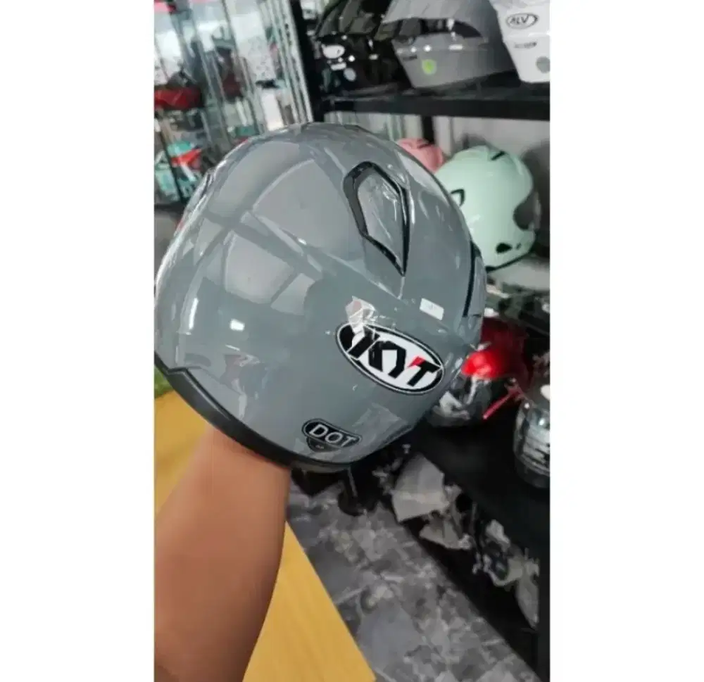 JUAL helm KYT abu glossy sz L komplit