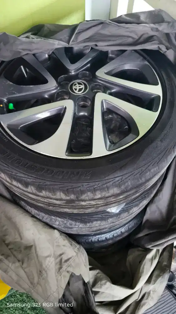 Velg OEM toyota R16 plus ban