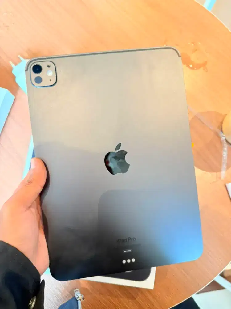 Ipad pro m4 256 ibox like new