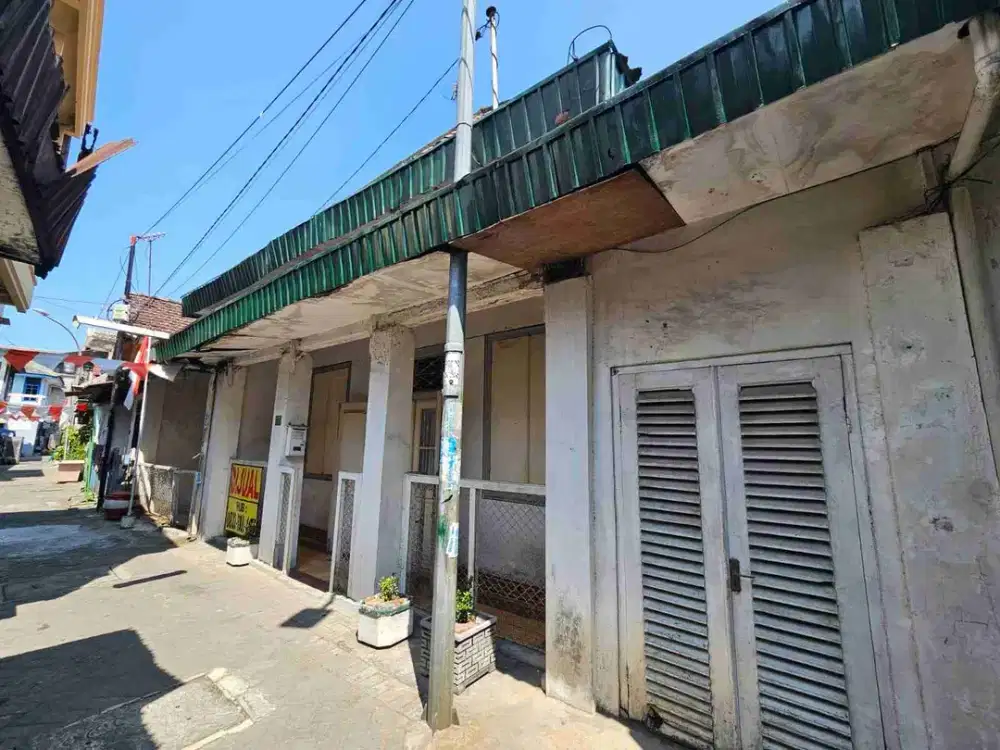 Dijual Rumah Hitung Tanah Jl Peneleh Surabaya