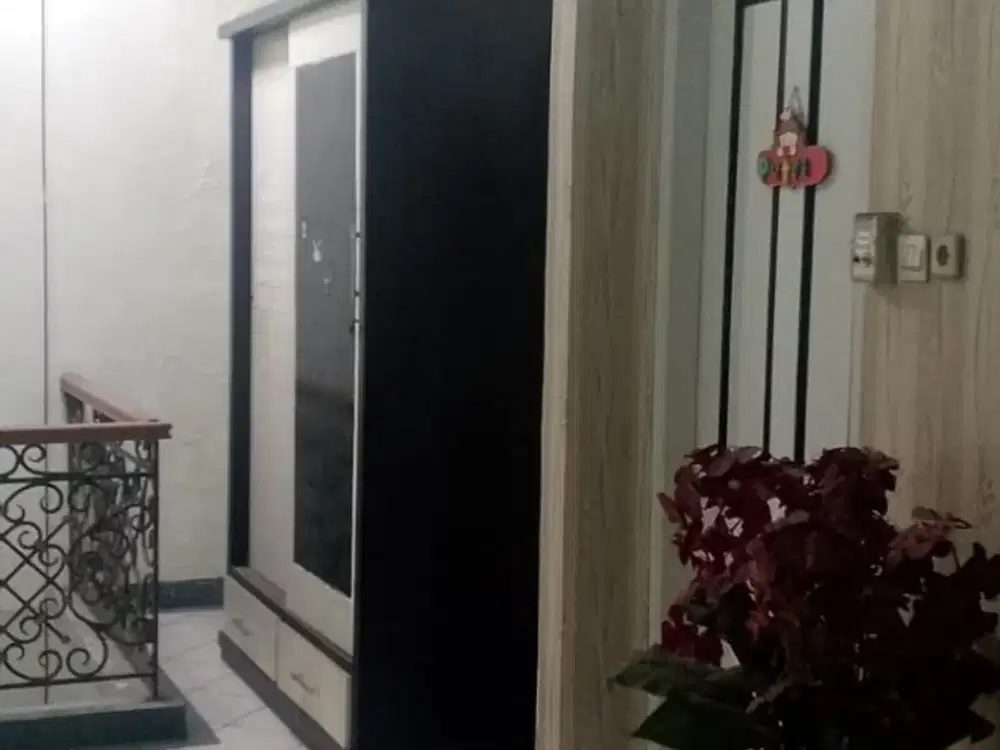 Dijual Rumah SHM 2 Lantai Dibawah Pasaran di Harapan Indah