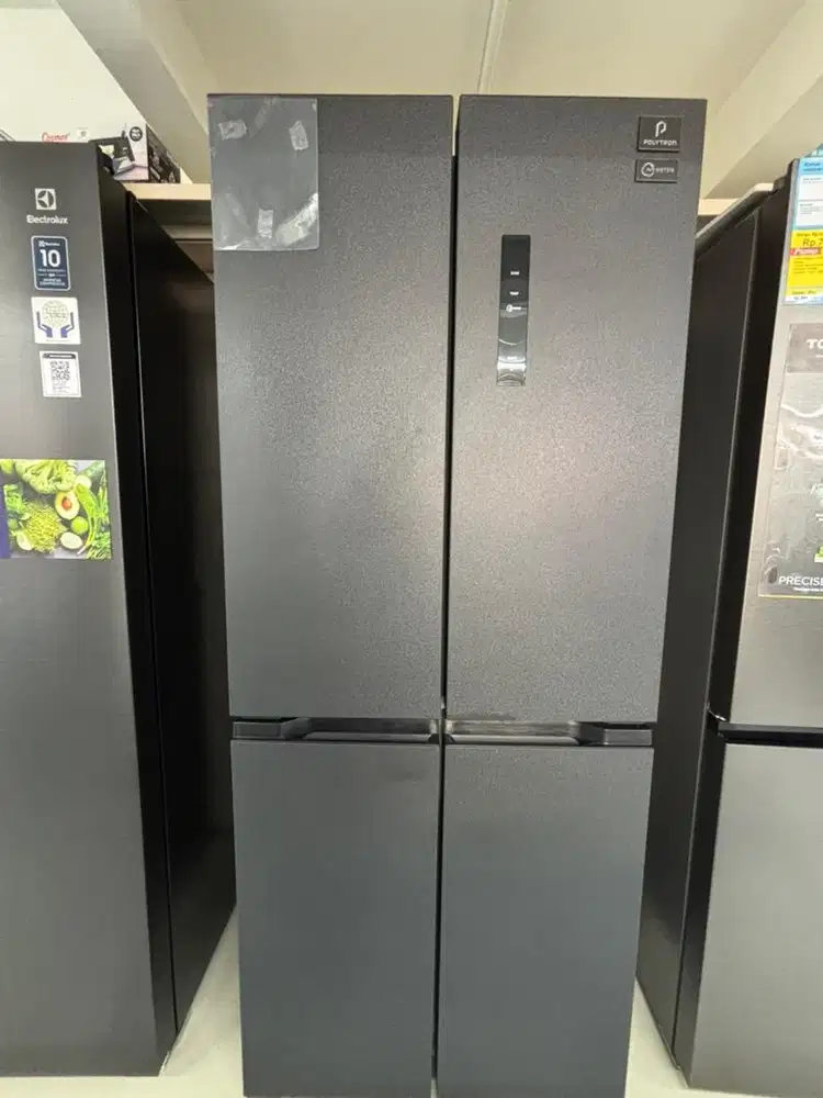 KULKAS POLYTRON SBS