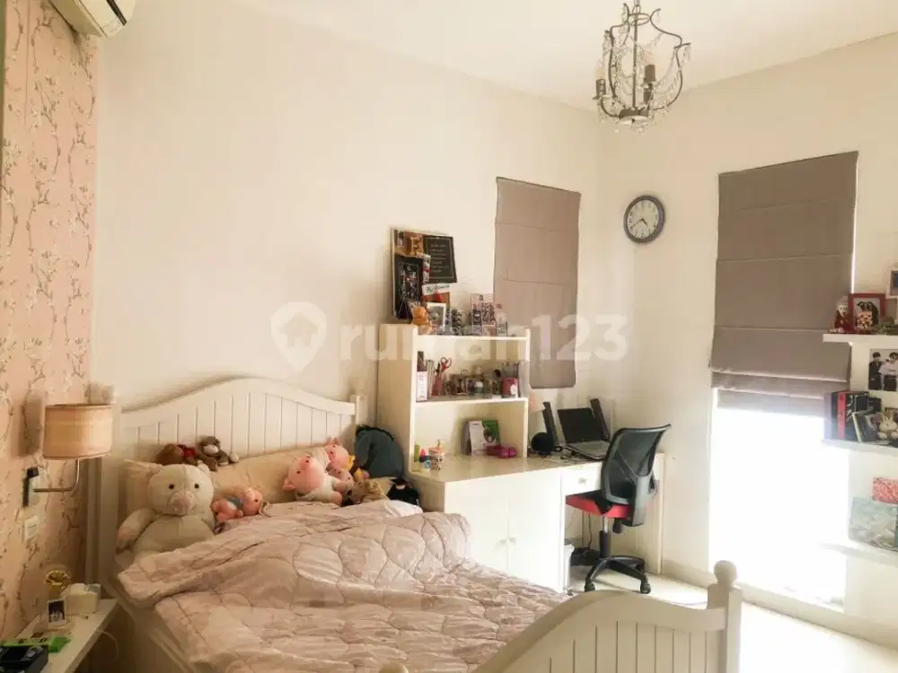 Jual Cepat Sutera Feronia hoek,semi furnished 2.5 lantai