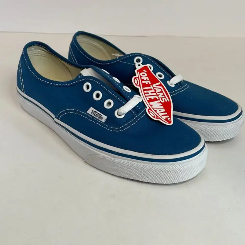 SEPATU VANS CLASSIC