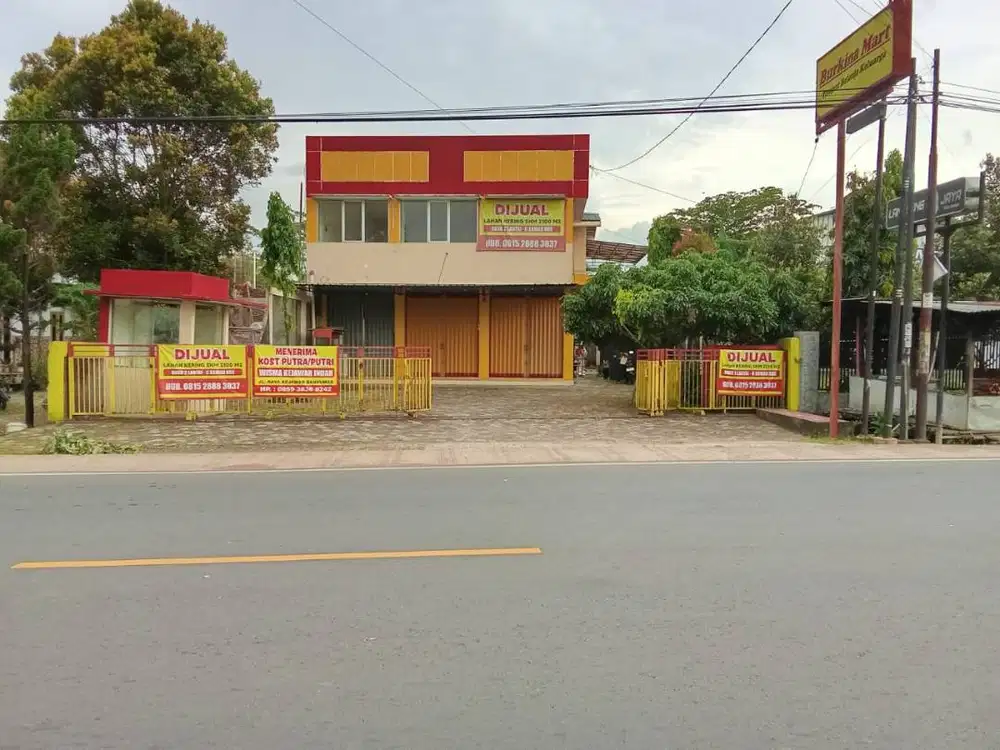 Dijual cepat ruko 2 lantai (10x10) parkir luas, 8 kamar kos, sawah