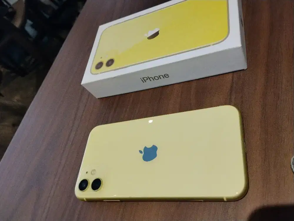Iphone 11 128gb lengkap sudah LTE