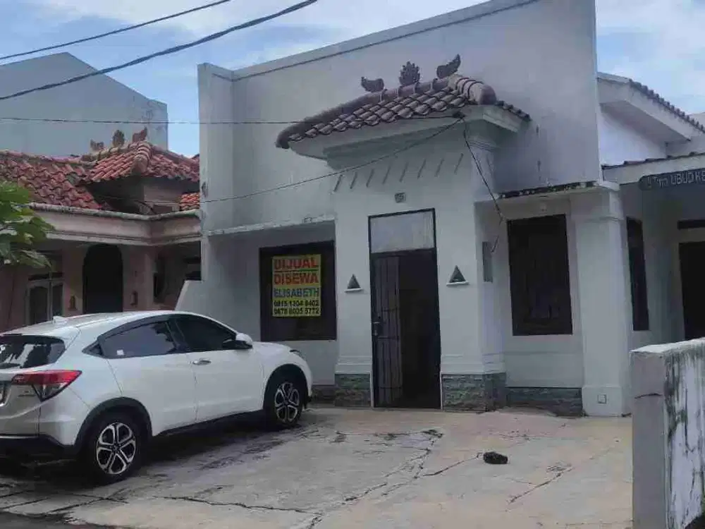 DISEWAKAN MURAH RUMAH HOEK TAMAN UBUD KENCANA  DEPAN POS SATPAM PINTU MASUK