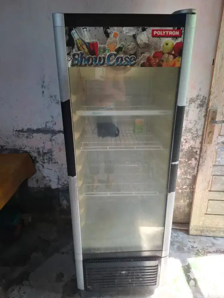 Jual showcase polytron atau kulkas air masih sangat dingin dan normal