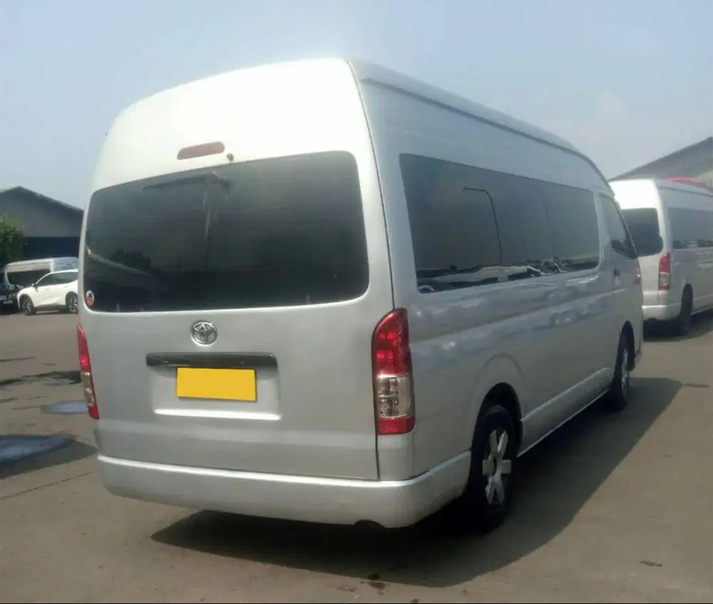 DIJUAL SECEPATNYA: TOYOTA HIACE COMMUTER M/T 2018 – SIAP CARI CUAN!