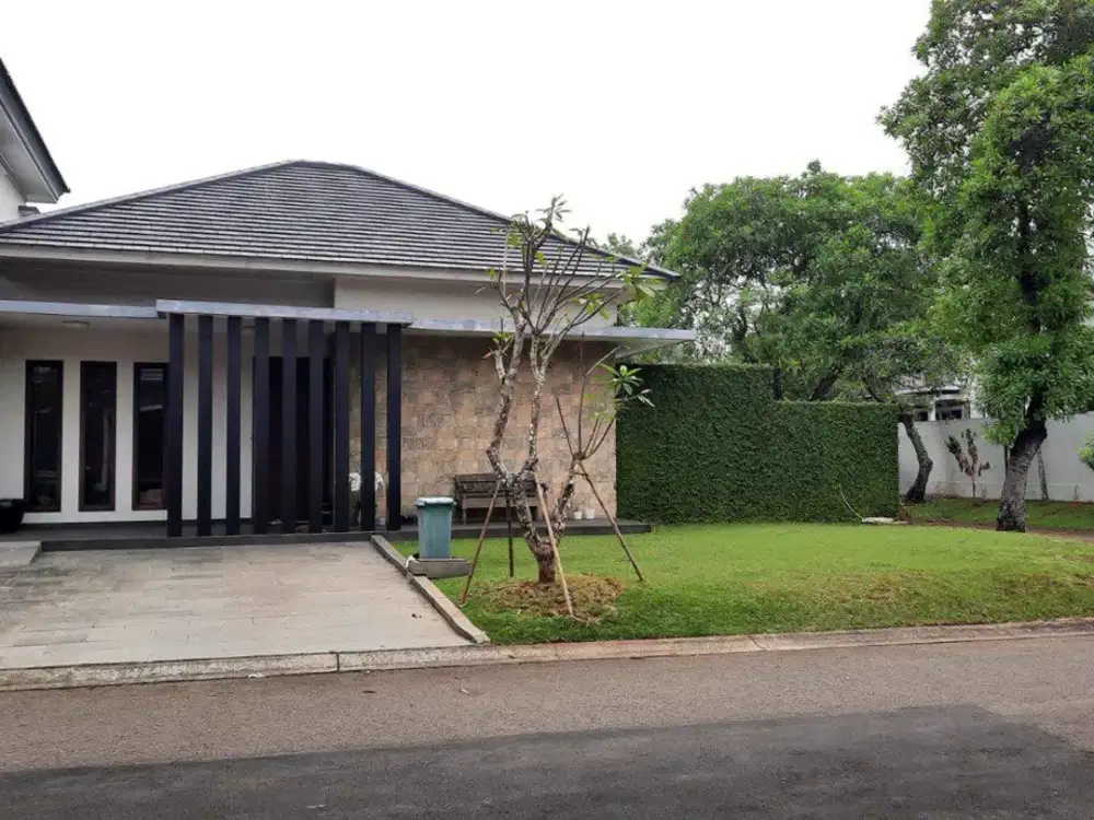 Jual Rumah Siap Huni di Lippo Karawaci Daerah Cempaka Luas tanah 350 LB 300 Ada Pool Kondisi Bagus
