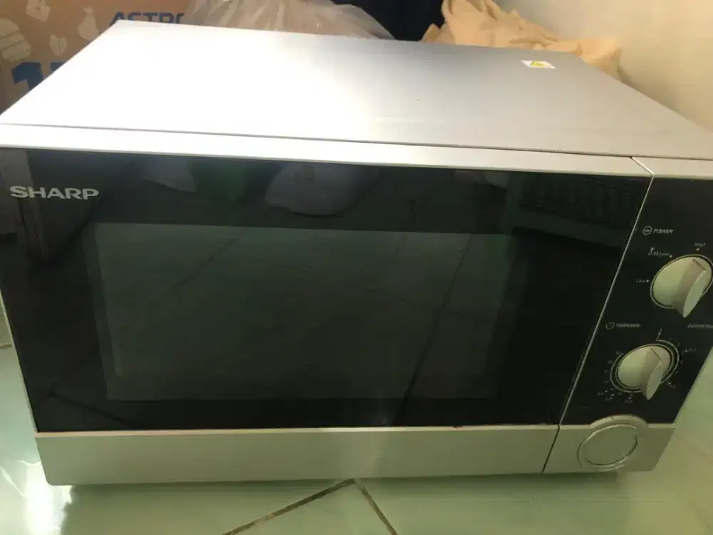 Microwave Sharp R-21 D0(S)-IN
Kapasitas 23L