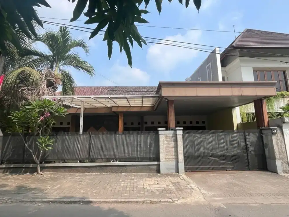 Dijual Rumah Asri di Cilandak. Jakarta Selatan