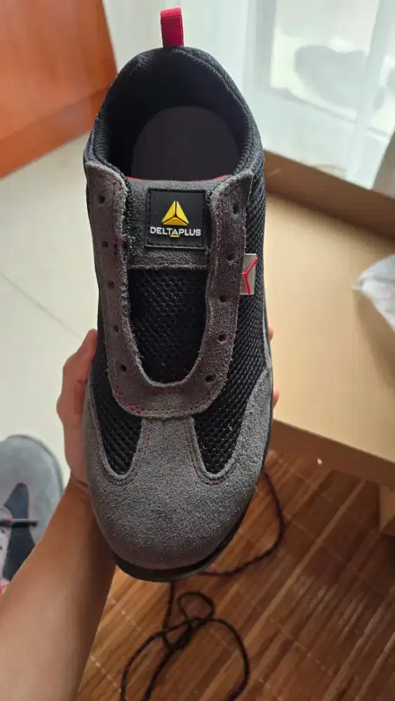 Preloved Sepatu Safety (safety shoes)