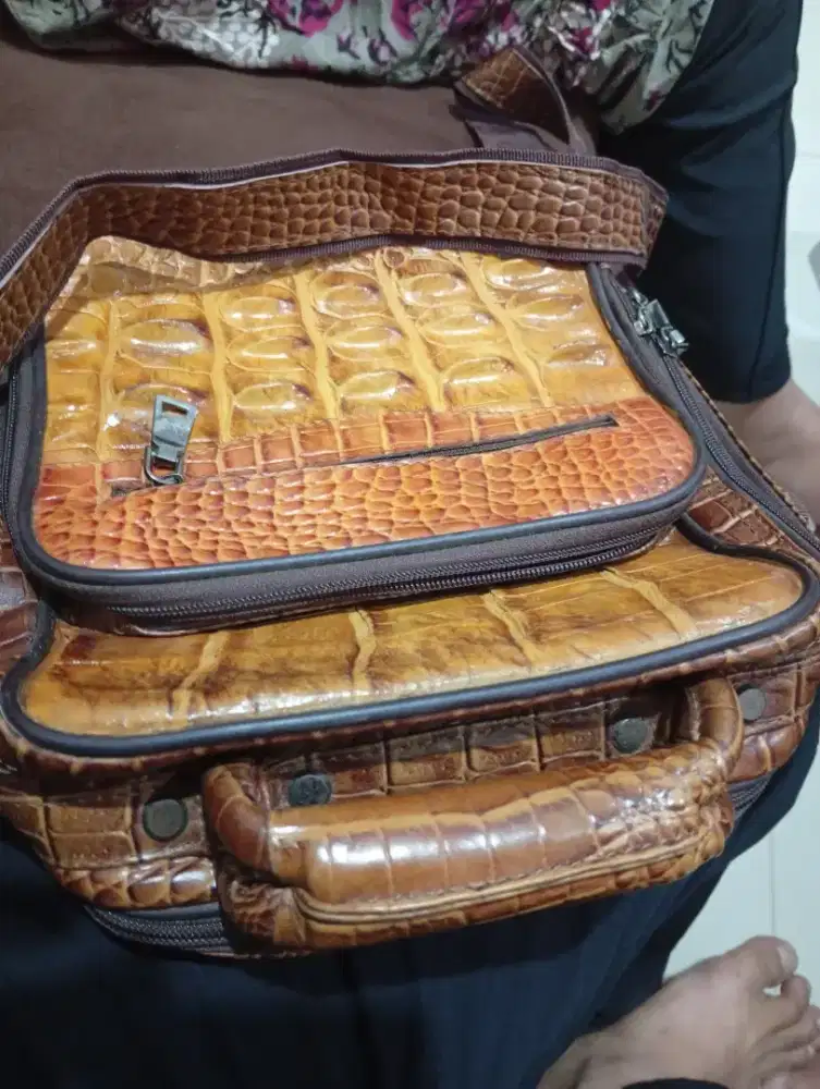 Tas komando kulit buaya