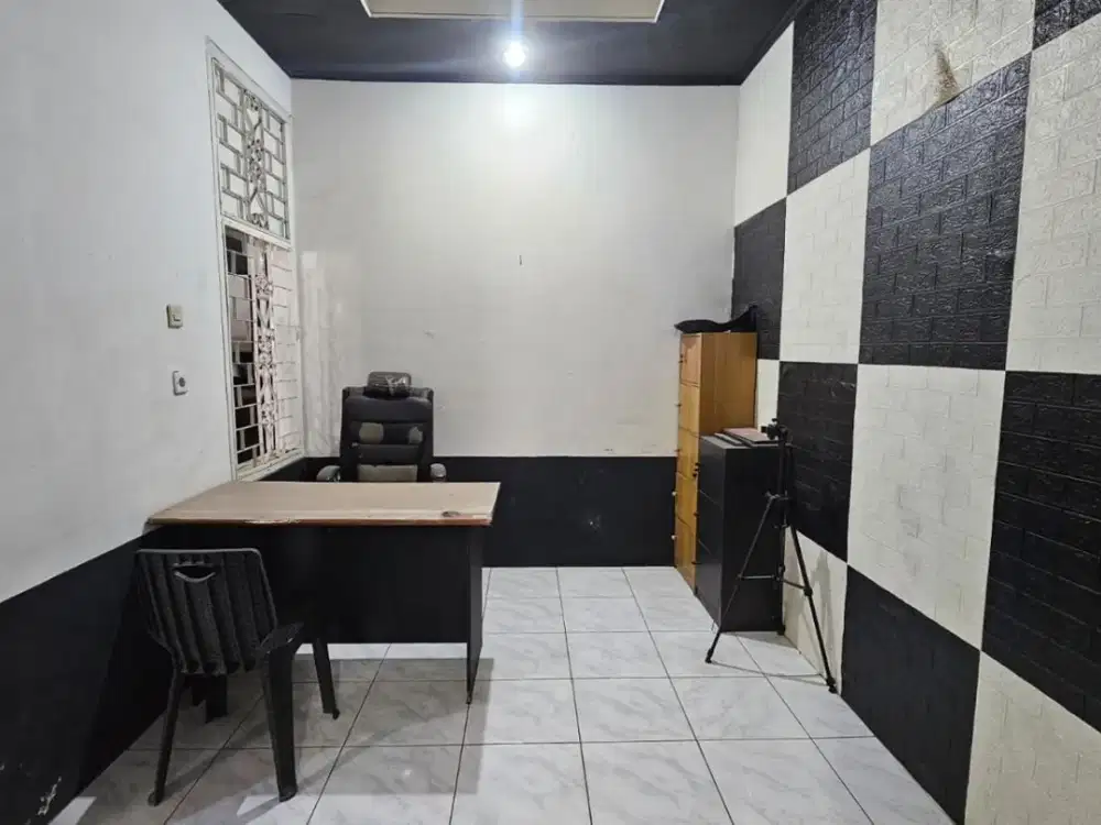 Dijual Rumah Nyaman Siap Huni Berikut Usaha Lokasi Strategis di Kawasan Kopo Permai Bandung