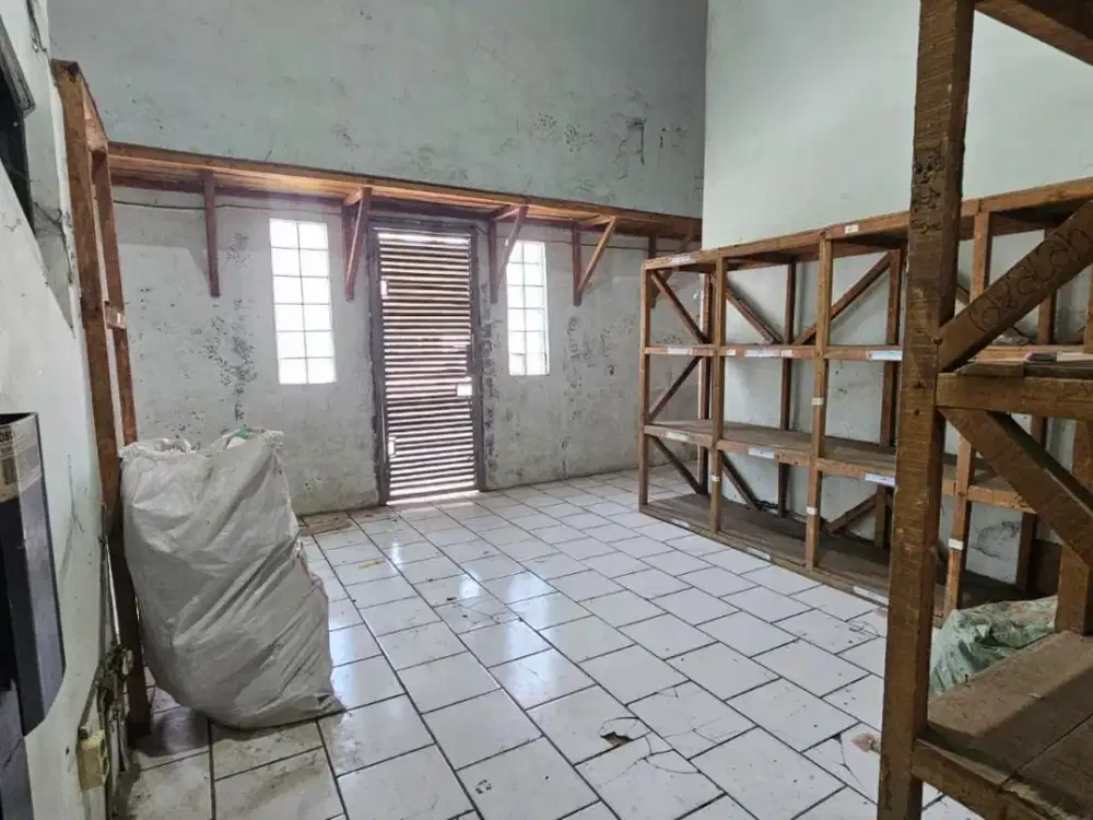Dijual Rumah Rendeng Cocok Untuk Gudang dan Kantor Lokasi Strategis di Kopo Permai Bandung