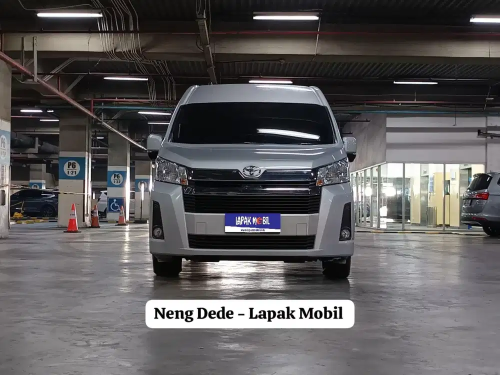 Toyota Hiace 2.8 Premio Manual (10 Seat) 2023