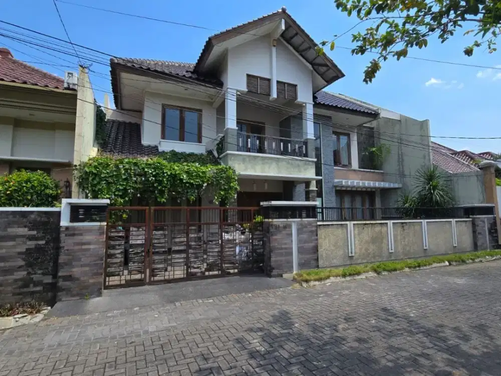 Rumah Mewah Minimalis di Cluster Elite Solo Baru