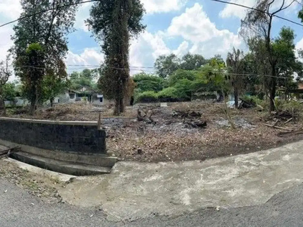 Tanah Pekarangan Luas 782 Meter Persegi Lokasi Strategis & Potensial di Kalasan - Sleman