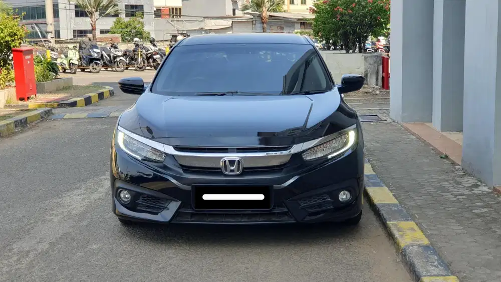 Km 51rb honda civic turbo es sedan 2018 hitam