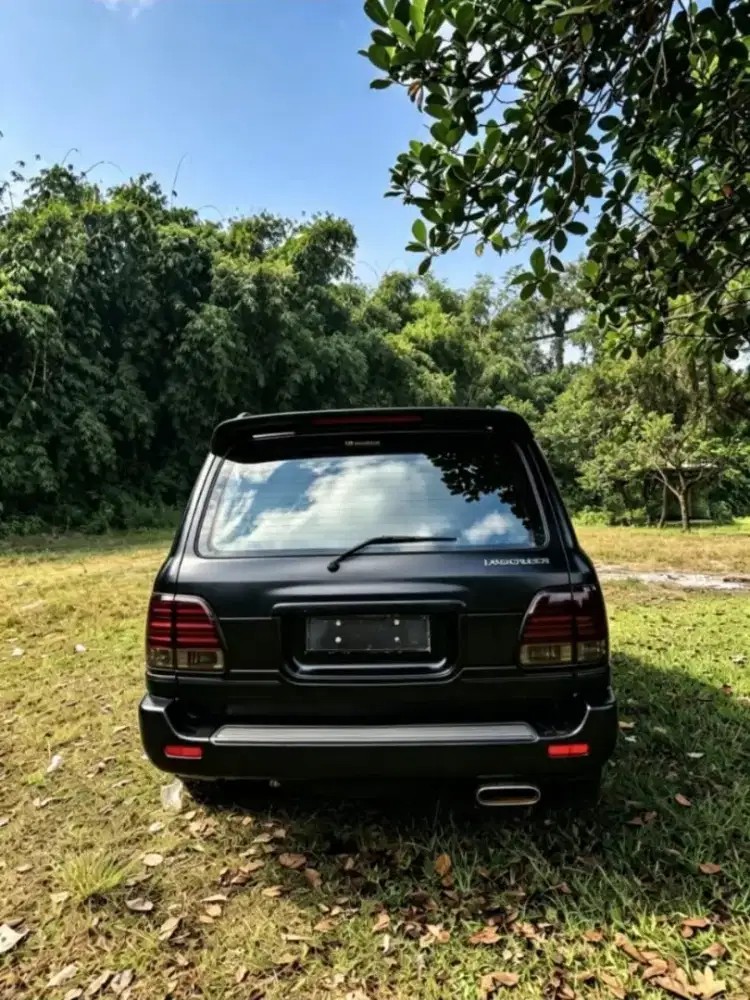 - LC Cygnus 4.7 V8 — Mesin Legendaris, Kenyamanan Kelas Atas