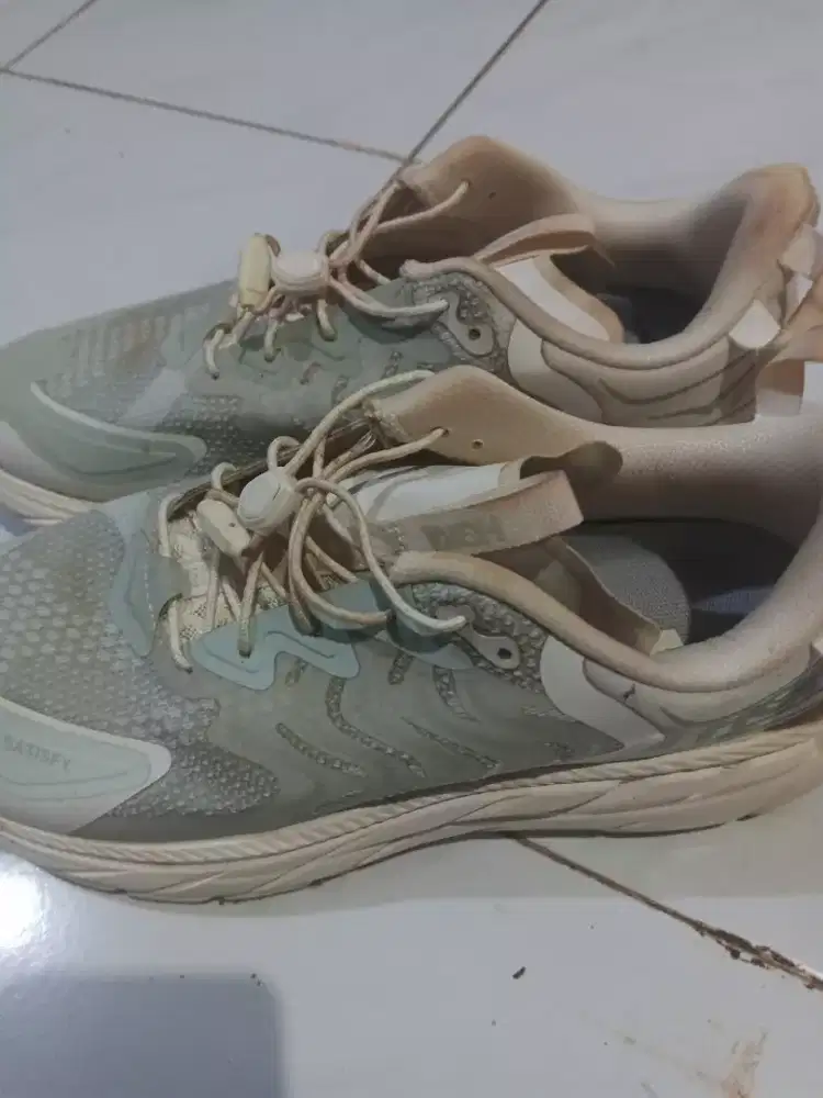 Sepatu Nike Jordan low dan Hoka clifton