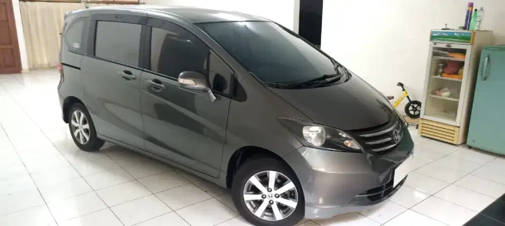 Honda freed PSD 2012