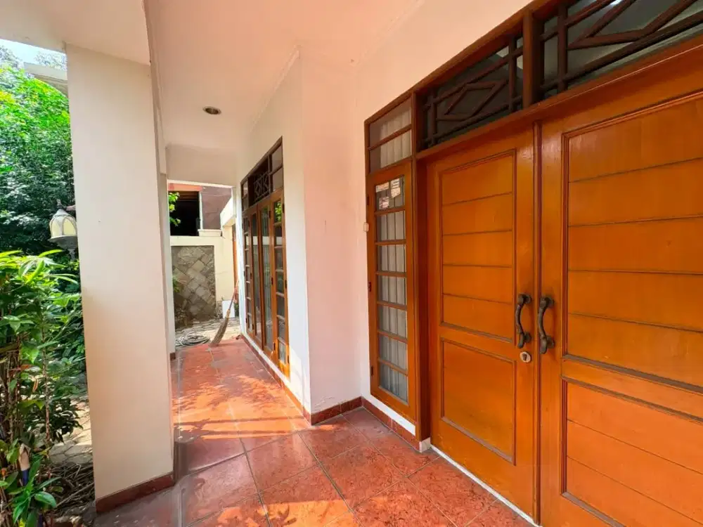 Dijual Rumah 2 Lantai 4+1 KT, LB 312m² di Pondok Gede Bekasi | 015