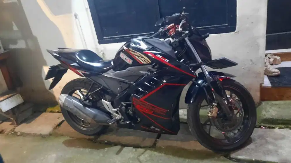 JUAL MOTOR HONDA CB 150 R