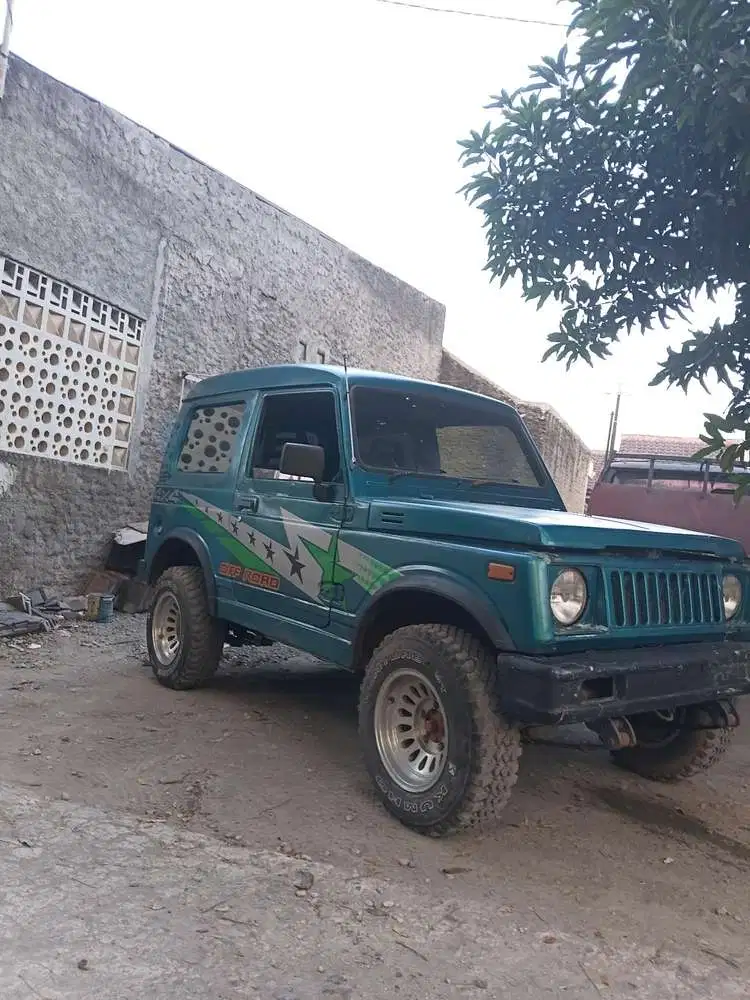 Suzuki Jimny 1983 Bensin