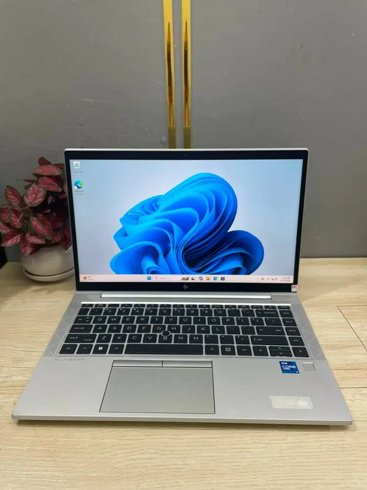 HP ELITEBOOK 840 G8  i7 GEN11 16/256 LAYAR 14 INCH *ET