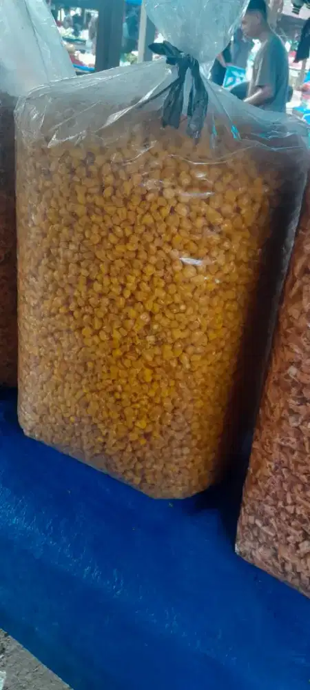 Kerupuk jagung rapuh