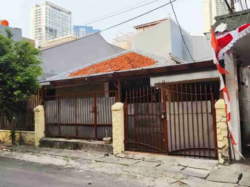 Rumah Siap Huni Tanjung Duren Traffic Ramai Cocok Untuk Usaha dan Tinggal