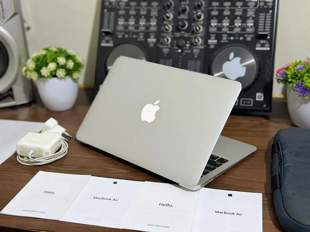 Laptop Apple Macbook Air 11-inch Core i5 Murah