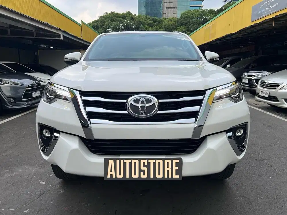 [KM 25RB] Toyota Fortuner VRZ Diesel Matic 2017 Putih TRD Pajero 2018