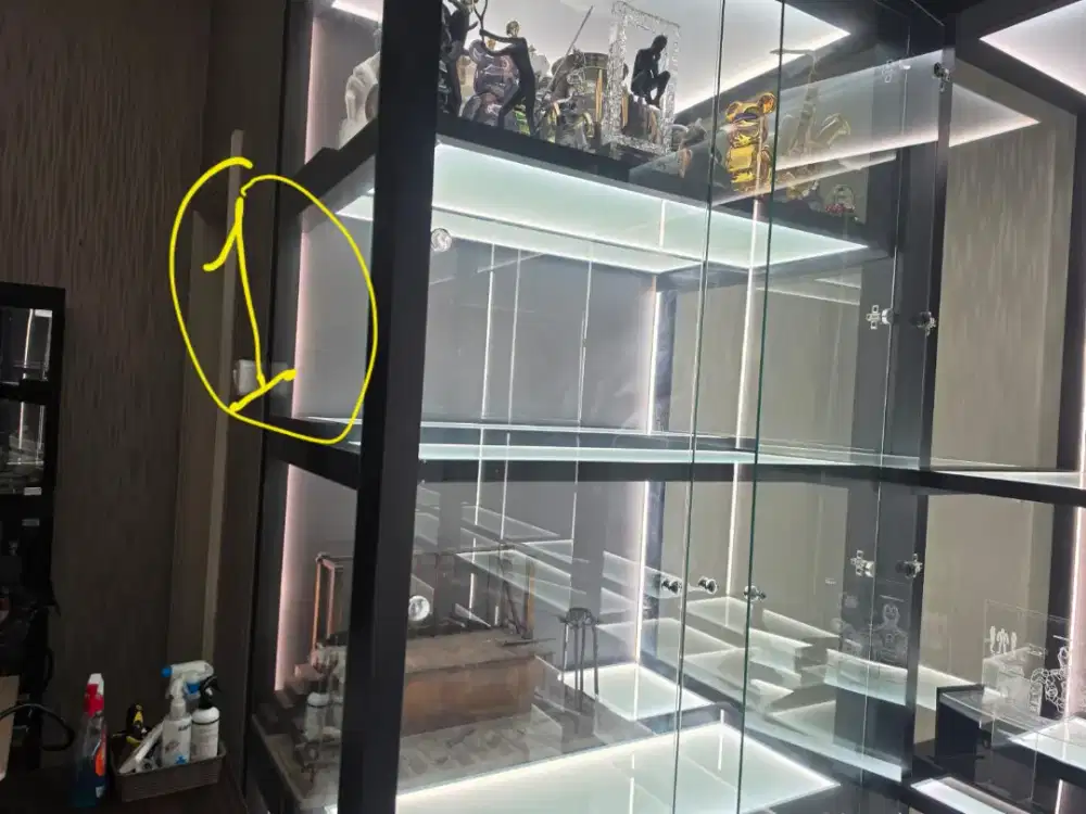 Dijual 4 lemari bisa nyala semua