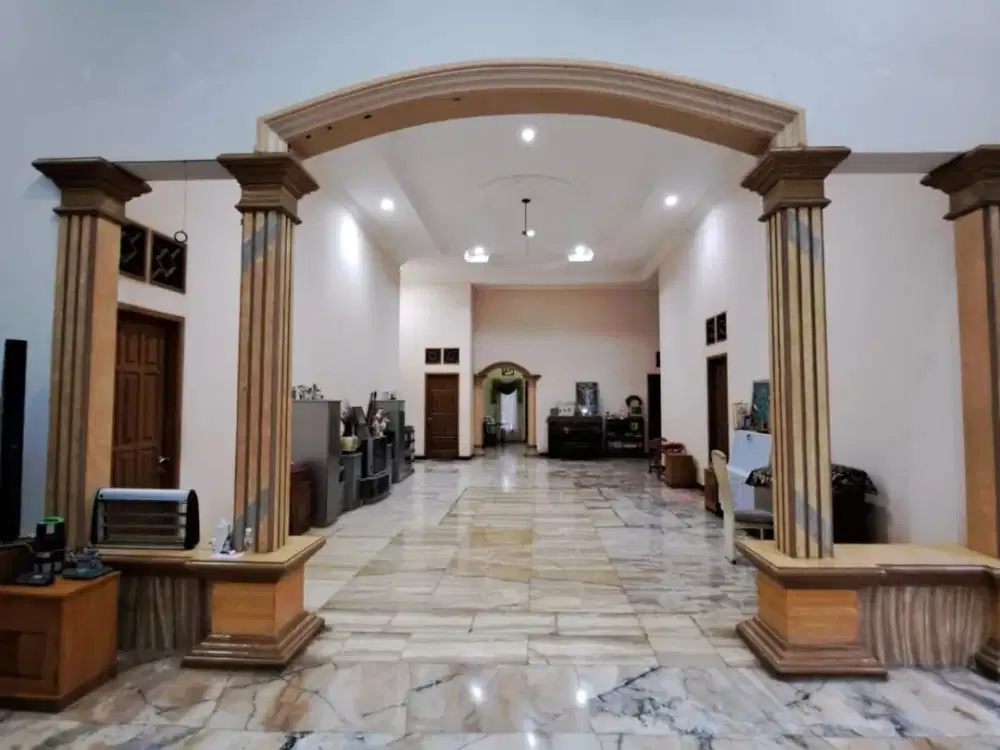 Langka Rumah Klasik Mewah area Kediri dekat Mayjend Sungkono dan Diponegoro